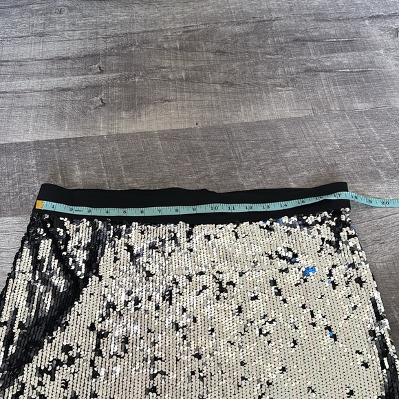 DEB Silver Sequin Mini Skirt - Picture 7 of 7